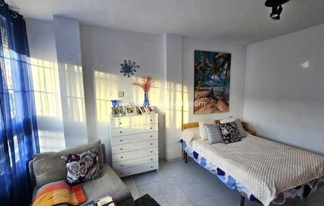 Resale - Apartment / flat - Pilar de la Horadada - La Torre De La Horadada
