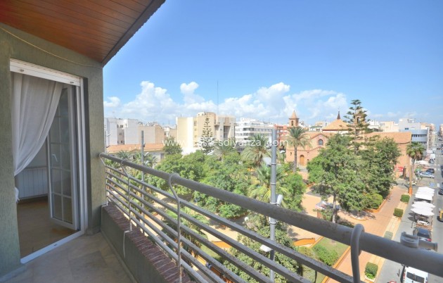 Resale - Apartment / flat - Torrevieja - Center