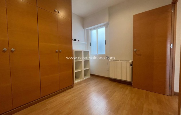 Resale - Apartment / flat - Torrevieja - Center
