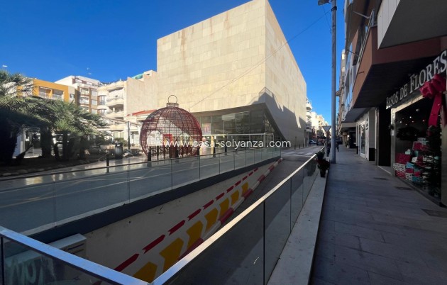 Resale - Apartment / flat - Torrevieja - Center