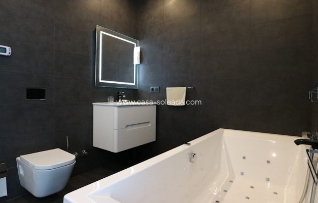 Reventa - Villa - Torrevieja - Costa Blanca