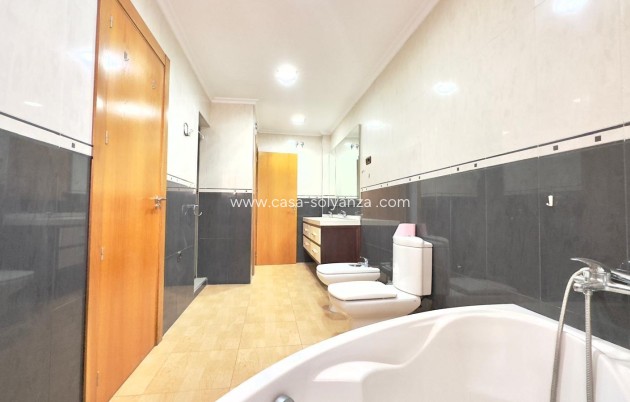 Revente - Appartement - Torrevieja - Center