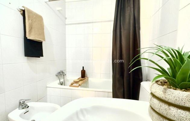 Herverkoop - Appartement / flat - Torrevieja - Playa del Cura