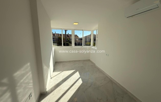 Revente - Maison de ville - Torrevieja - Aguas nuevas