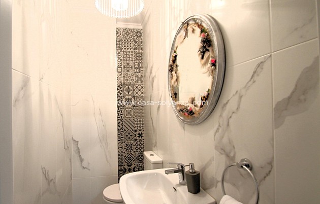 Revente - Commercial - Torrevieja - Las Piscinas Naturales