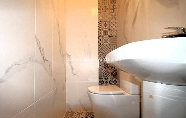 Revente - Commercial - Torrevieja - Las Piscinas Naturales