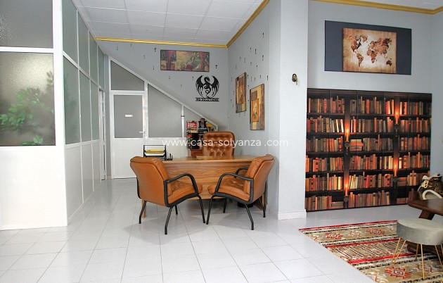 Revente - Commercial - Torrevieja - Las Piscinas Naturales