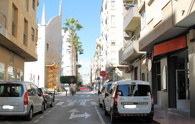 Revente - Commercial - Torrevieja - Las Piscinas Naturales