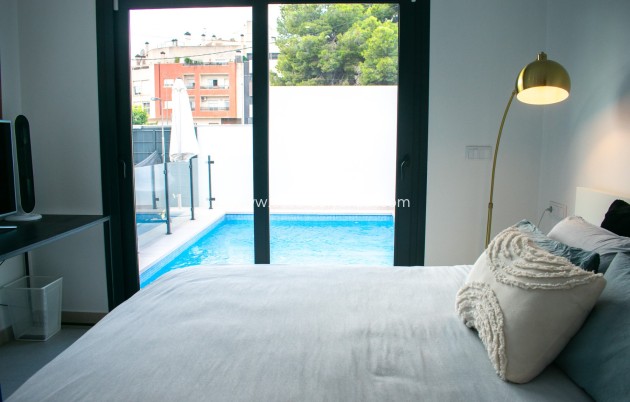 Resale - Villa / Semi detached - Formentera de Segura