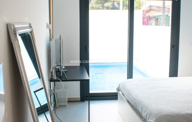 Resale - Villa / Semi detached - Formentera de Segura