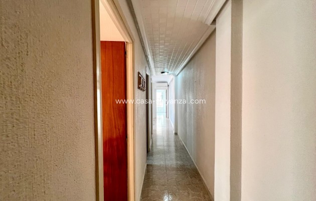 Revente - Appartement - Torrevieja - Paseo Maritimo