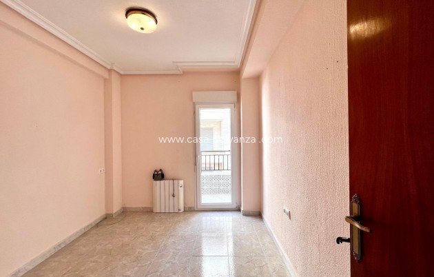 Revente - Appartement - Torrevieja - Paseo Maritimo