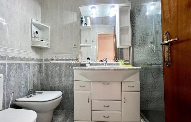 Revente - Appartement - Torrevieja - Paseo Maritimo