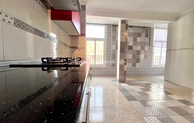 Revente - Appartement - Torrevieja - Paseo Maritimo