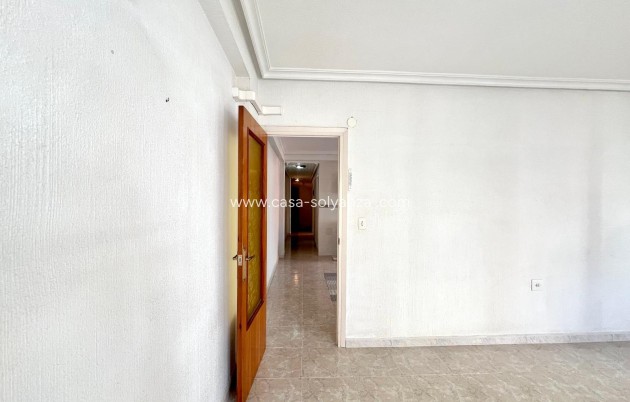Revente - Appartement - Torrevieja - Paseo Maritimo