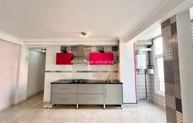 Revente - Appartement - Torrevieja - Paseo Maritimo