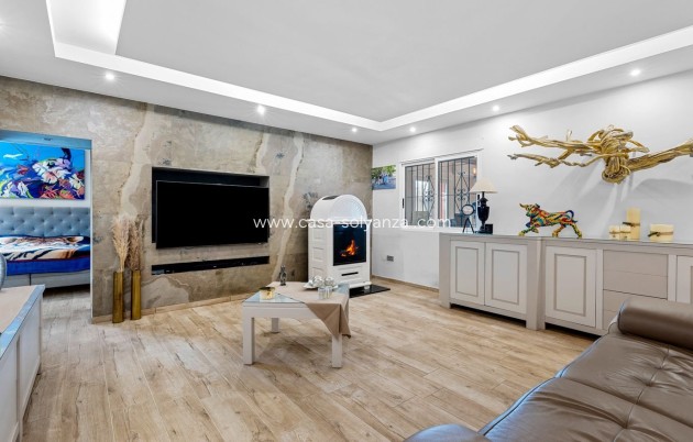 Resale - Villa - Daya Vieja - Costa Blanca