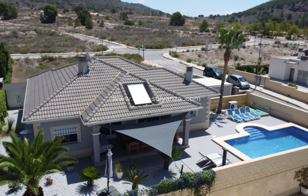 Resale - Villa - La Romana - Inland
