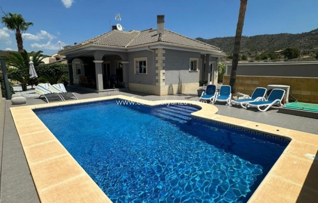 Resale - Villa - La Romana - Inland