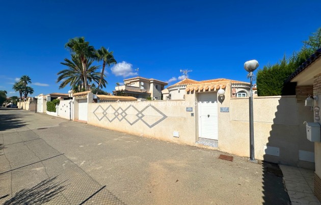 Herverkoop - Villa - Orihuela Costa - Costa Blanca