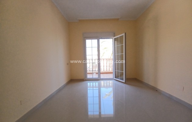 Resale - Villa - Cabo Roig