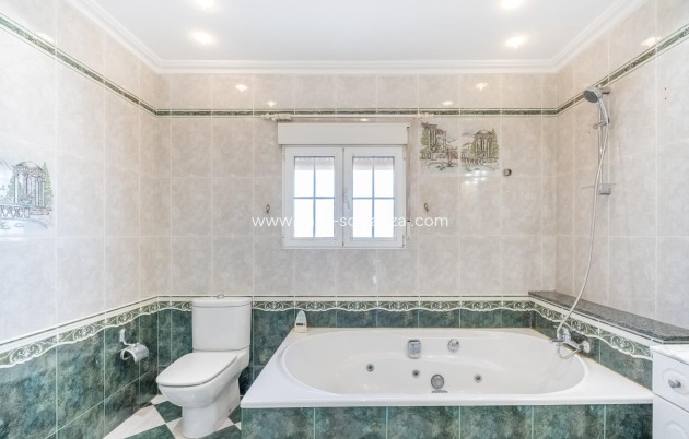 Revente - Villa - Torrevieja - El chaparral