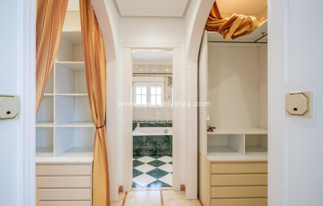 Revente - Villa - Torrevieja - El chaparral