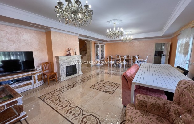 Wiederverkauf - Independent villa - Orihuela Costa