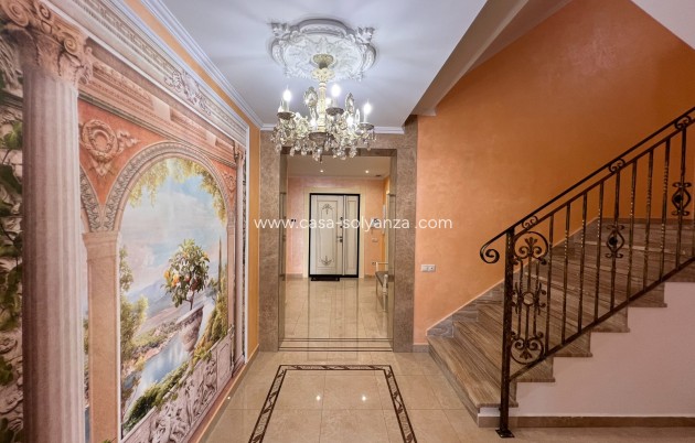 Wiederverkauf - Independent villa - Orihuela Costa