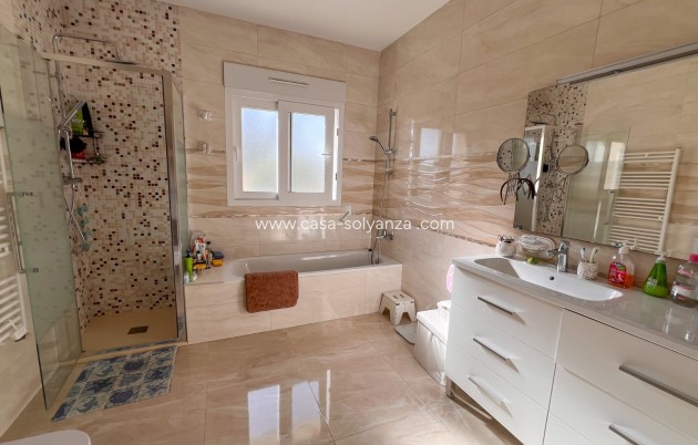 Wiederverkauf - Independent villa - Orihuela Costa