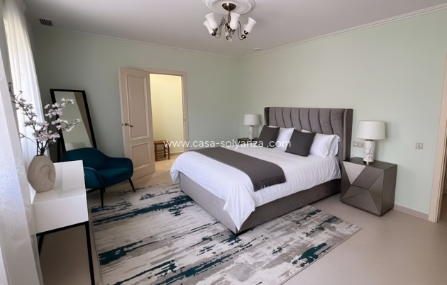 Wiederverkauf - Independent villa - Orihuela Costa