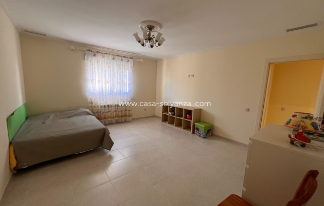 Wiederverkauf - Independent villa - Orihuela Costa