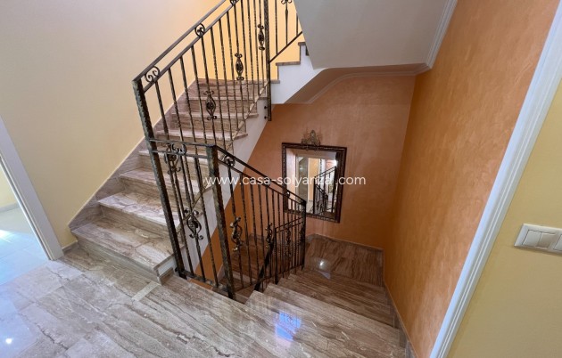 Wiederverkauf - Independent villa - Orihuela Costa