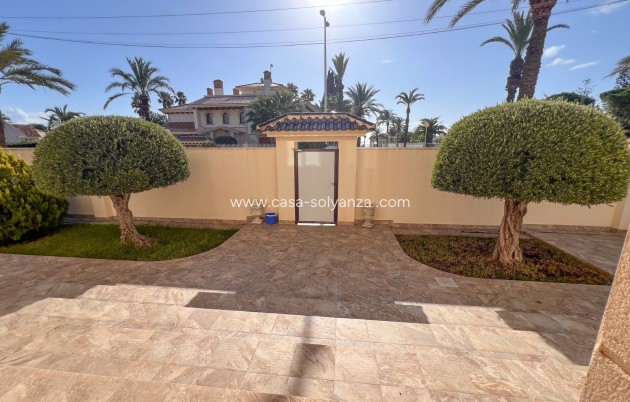 Wiederverkauf - Independent villa - Orihuela Costa