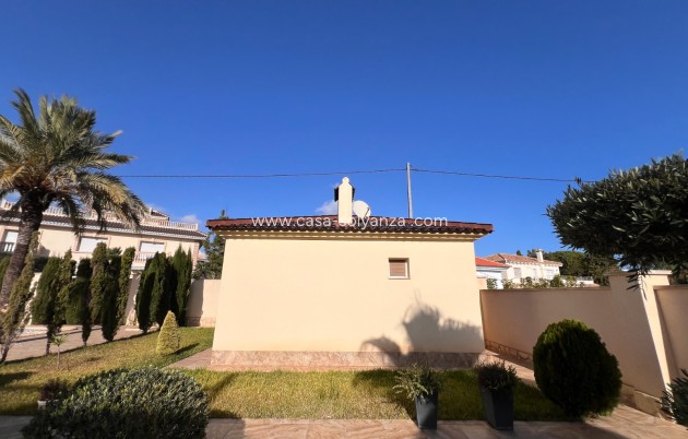 Wiederverkauf - Independent villa - Orihuela Costa