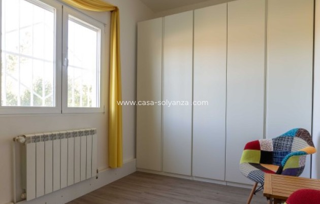 Resale - Country Property/Finca - Albatera