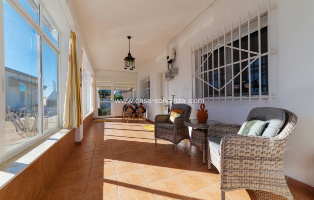 Resale - Country Property/Finca - Albatera