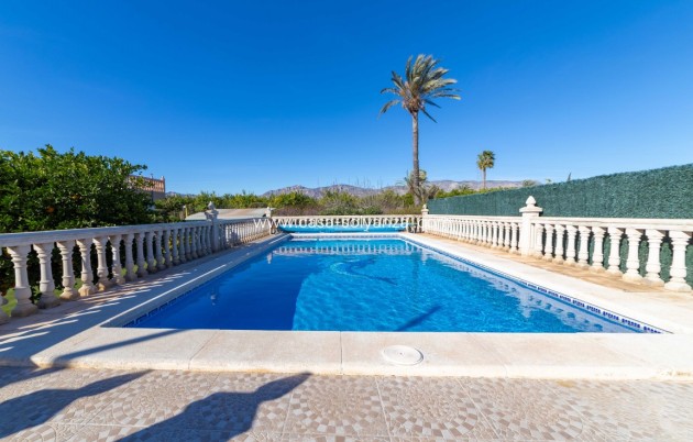 Resale - Country Property/Finca - Albatera