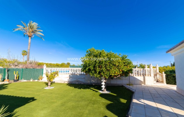 Resale - Country Property/Finca - Albatera