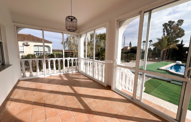 Wiederverkauf - Independent villa - Dolores