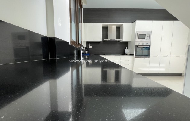 Wiederverkauf - Semi-detached house - Villamartin - Villamartín