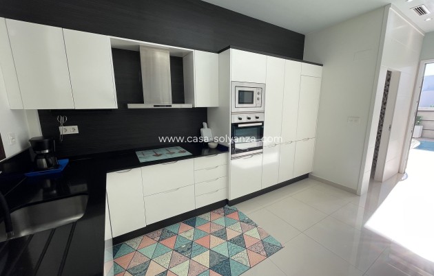 Wiederverkauf - Semi-detached house - Villamartin - Villamartín