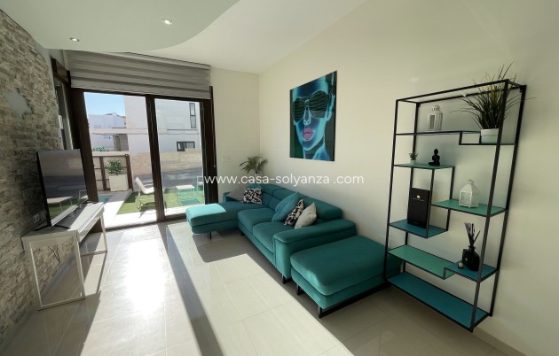 Wiederverkauf - Semi-detached house - Villamartin - Villamartín