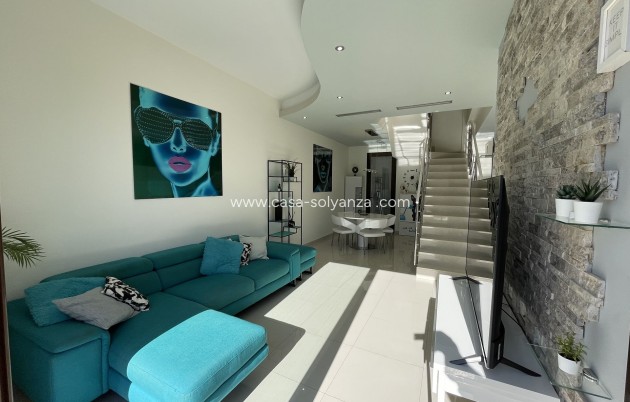 Wiederverkauf - Semi-detached house - Villamartin - Villamartín