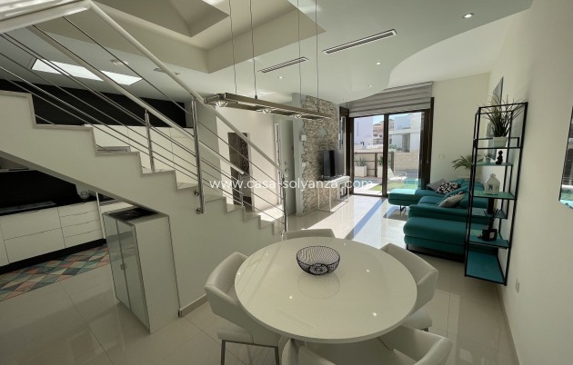 Wiederverkauf - Semi-detached house - Villamartin - Villamartín