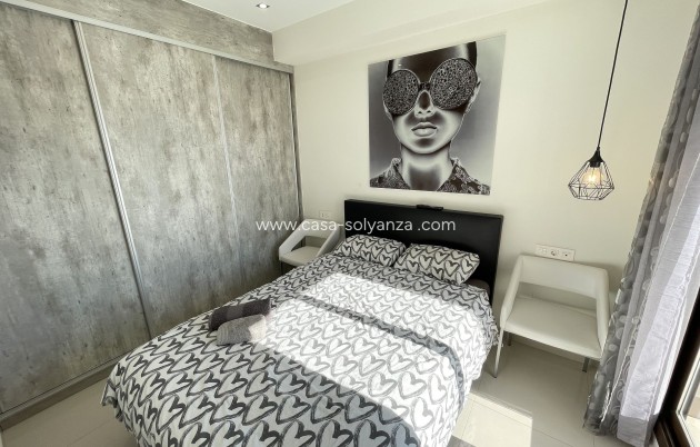 Wiederverkauf - Semi-detached house - Villamartin - Villamartín