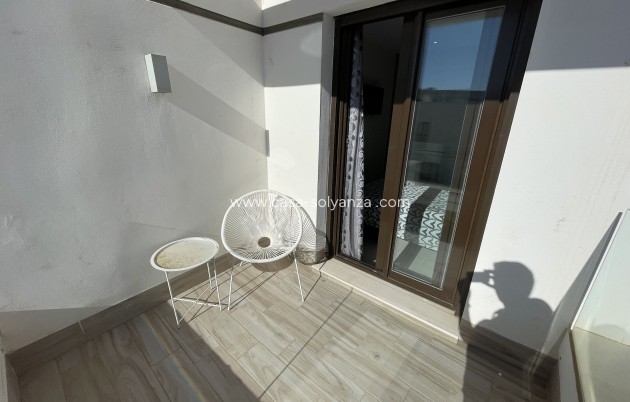 Wiederverkauf - Semi-detached house - Villamartin - Villamartín