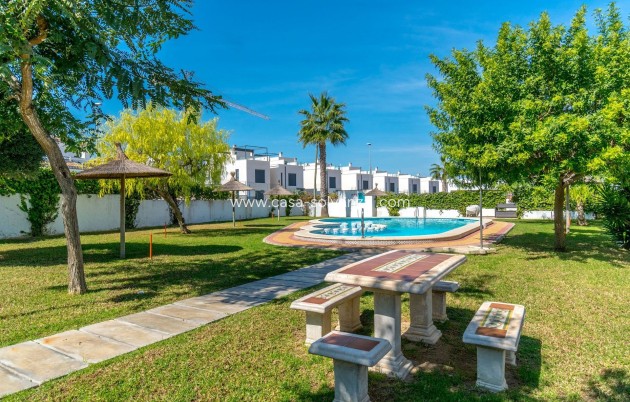 Wiederverkauf - Semi-detached house - Villamartin - Villamartín