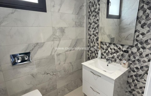 Wiederverkauf - Semi-detached house - Villamartin - Villamartín