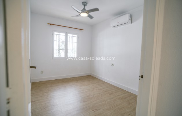 Resale - Villa - Orihuela Costa - Costa Blanca